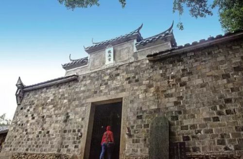 溪南镇半月里村2