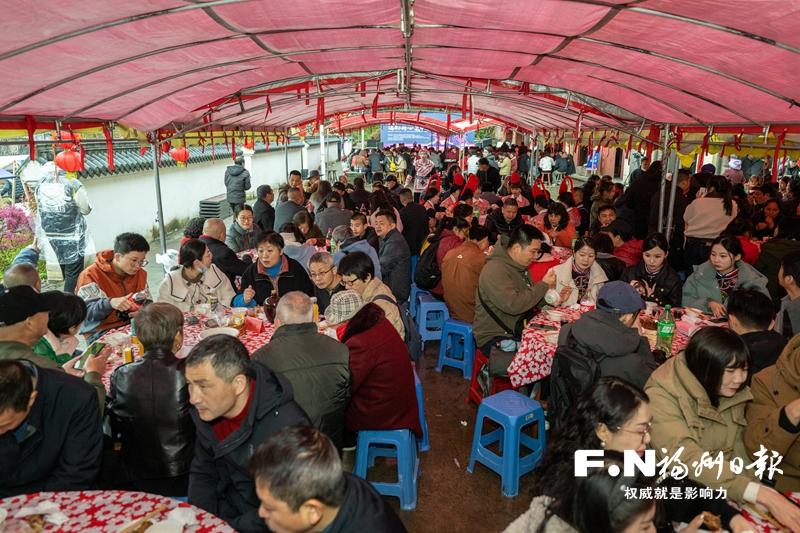 百米长桌宴+竹竿舞狂欢！闽侯大湖乡六锦村“三月三”打造最炫畲族风