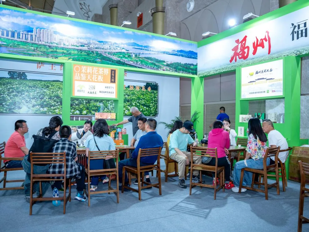 茶香氤氲，人气爆棚！就在第十七届中国云南普洱茶国际博览交易会→